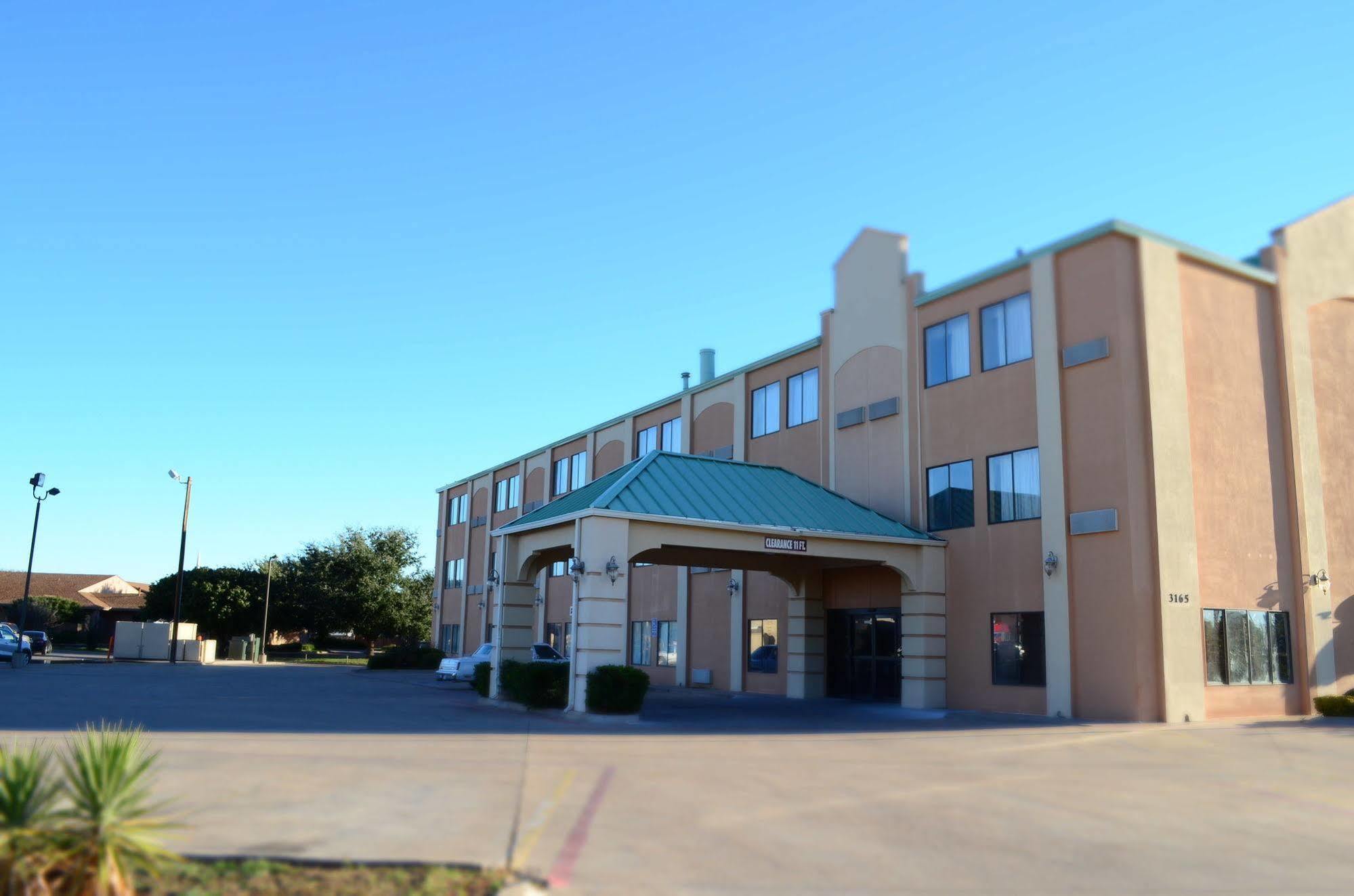 Quality Suites Abilene Exterior photo